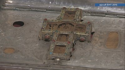В замяна на тленните останки на Самуил: България дава на Гърция 53 предмета, предимно църковна утвар