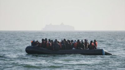 Над 200 нелегални мигранти бяха открити в района на остров Крит в рамките на няколко часа