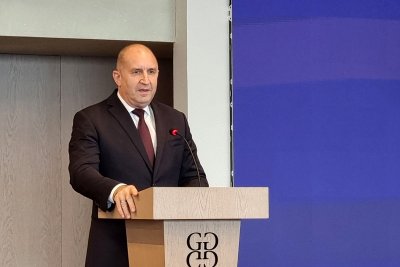 Радев: Туризмът вече е жизненоважна част от икономиката ни и много важна врата за инвестиции