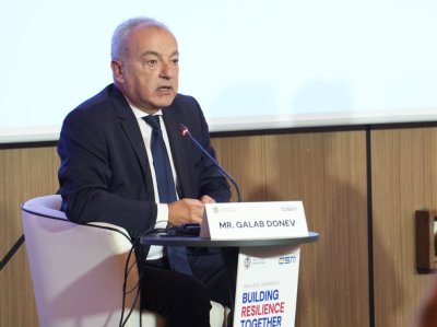 Гълъб Донев: Ръстът на цените не е заради еврото, високата инфлация съвпадна с приемането ни в еврозоната