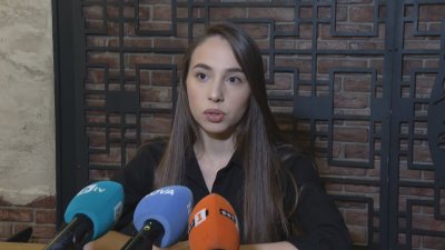 Случаят "Ива Михайлова": Здравословното състояние на момичето се влошава заради отказа от лечение