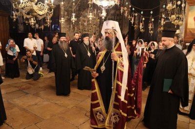 Патриарх Даниил и българската църковна делегация се поклониха в храма на Гроба на Божията майка