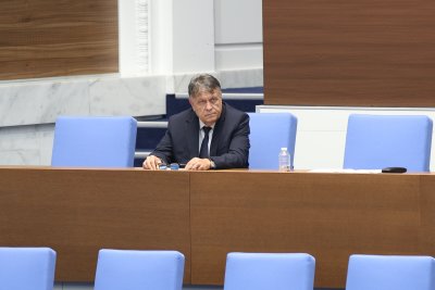 Проф. Вълчев: Одит в НАТФИЗ откри нарушения