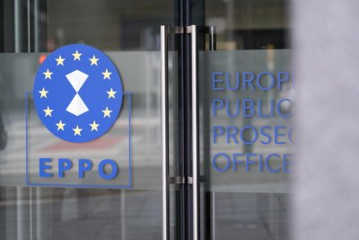 Международна операция разби схема за продажба на употребявани телефони като нови