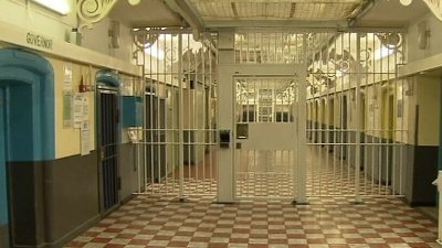 Затворническата система на Ирландия &bdquo;потъва под тежестта&ldquo; на броя на затворниците