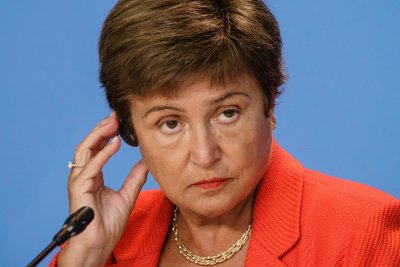 Кристалина Георгиева: Глобалната икономика е теглена в противоположни посоки от енергийния шок и бума на AI