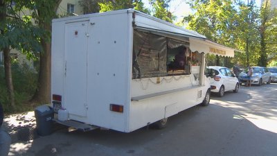 Помощ за помагащите: Ще се сдобие ли София с ново "Камионче за топла храна"?