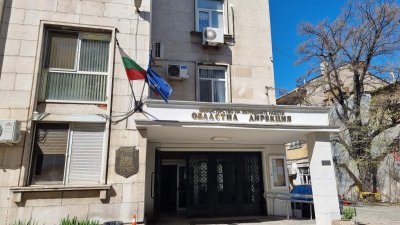 Арестуваха трима мъже, участвали в схема за препродажба на лизингови автомобили от чужбина