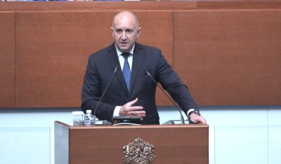 Румен Радев за полетите на Пеевски: Има 36 фактури, които идват към нас от службите в Малта, за 36 полета на обща стойност 5 милиона евро