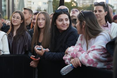 "10 години го чакаме този филм, не сме спали, за да гледаме": Еуфория завладя феновете на "Под прикритие 6"