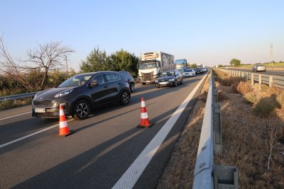 Движението по АМ "Тракия" в посока Бургас е затруднено заради три катастрофи в Пловдивско