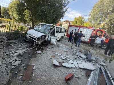 Driver Died After Minibus Crashes into Concrete Fence near Burgas