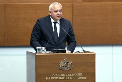 Демерджиев: Пеевски не е плащал лично полетите си, Пеевски: Не се показаха 36 фактури за 36 полета