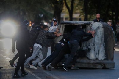 Протестите в Албания не стихват, исканията са за оставка на правителството на Еди Рама