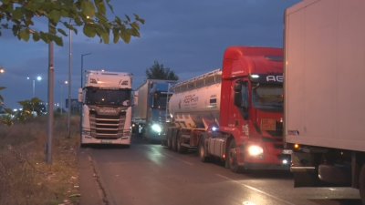Lorry Queue at Kapitan Andreevo Border Crossing Stretches for Around 10 Kilometres
