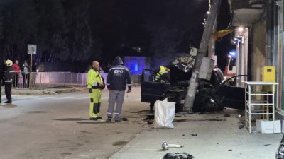59-годишен шофьор загина при катастрофа в Добрич, ударил се в две коли и стълб