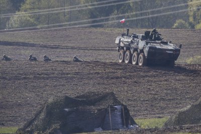 Полша проверява възможно нарушение на въздушното си пространство