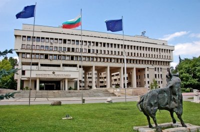 Ministry of Foreign Affairs: Bulgarians Planning to Travel to France, Italy, Belgium, and Portugal Should Avoid Areas with Large Crowds