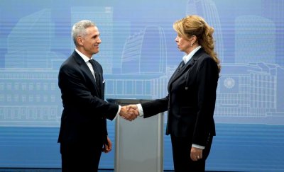 Битката за "Дондуков" 2: Визиите на Илияна Йотова и Андрей Гюров за президентската институция (ОБЗОР)