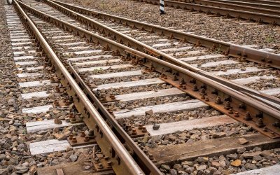 Седем товарни вагона са дерайлирали в района на Локомотивния и вагонен завод в Русе