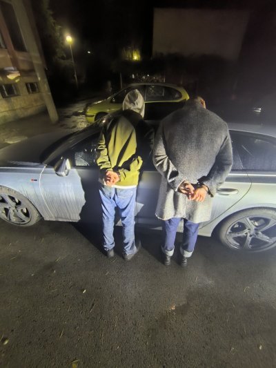 Задържаха двама за купуване на гласове в Долни Чифлик
