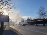 снимка 5 Сухи треви горят в района на Гребната база в Пловдив