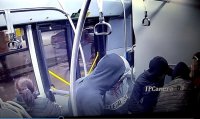 Трима от задържаните за случая в автобус 404 са с мярка надзор от инспектор
