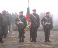 снимка 7 Хиляди българи отдадоха почит на падналите за свободата на България на връх Шипка