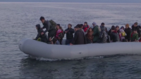 Мигранти стигнаха до остров Лесбос