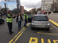 снимка 3 Пловдивската полиция с акция "Цвете на пътя" за 8-ми март