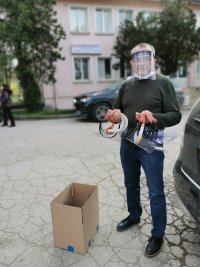 Над 160 предпазни шлема дари Русенският университет на лекари, полицаи и администрация