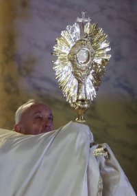 снимка 6 Папа Франциск се моли сам под дъжда на празния площад "Свети Петър"