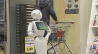 Робот буди усмивки в хранителен магазин в Германия