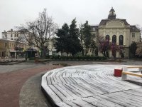 Мрачен и леко снежен Пловдив (СНИМКИ)