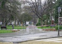 снимка 6 Полицейски ленти ограждат парковете в София