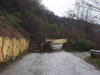 Пътят до Асеновата крепост е затворен временно заради свлачище