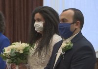 Сватба по време на епидемия: 8 двойки си казаха "да" в София