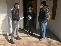 снимка 3 В Пловдив раздадоха на граждани предпазни маски, изработени от ученици