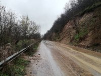 снимка 4 Свлачище затвори пътя Пловдив-Пещера