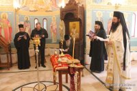 снимка 1 Патриарх Неофит се поклони на Христовата плащаница в митрополитския параклис