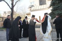 снимка 4 Патриарх Неофит се поклони на Христовата плащаница в митрополитския параклис