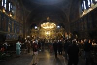 Кипърски митрополит оцени високо решението да останат отворени храмовете в България