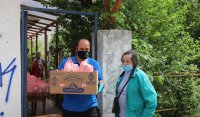 снимка 19 Свилен от „Остава" и Звезди от „Ахат“ раздаваха благотворително храна в София