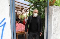снимка 2 Свилен от „Остава" и Звезди от „Ахат“ раздаваха благотворително храна в София
