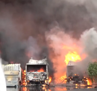 Огромен пожар горя в близост до летище в Берлин
