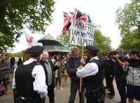 Арестуваха протестиращи срещу карантината в Лондон