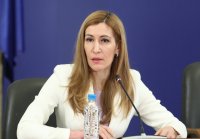 Ангелкова: Отваряме границите поетапно за държави със сходна епидемична обстановка