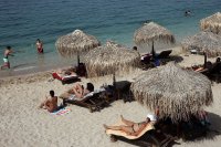 снимка 9 Температурни рекорди в Гърция, плажовете са пълни с хора (СНИМКИ)