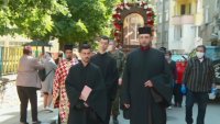 Чудотворната икона на Богородица пристигна с празнична процесия в Бачковския манастир