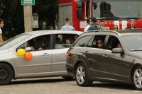 снимка 6 Въпреки мерките: Абитуриенти празнуват в центъра на София (СНИМКИ)